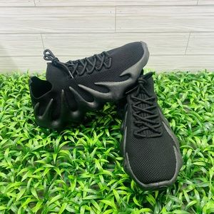 NWOT Breathable mesh all black lightweight sock sneakers.